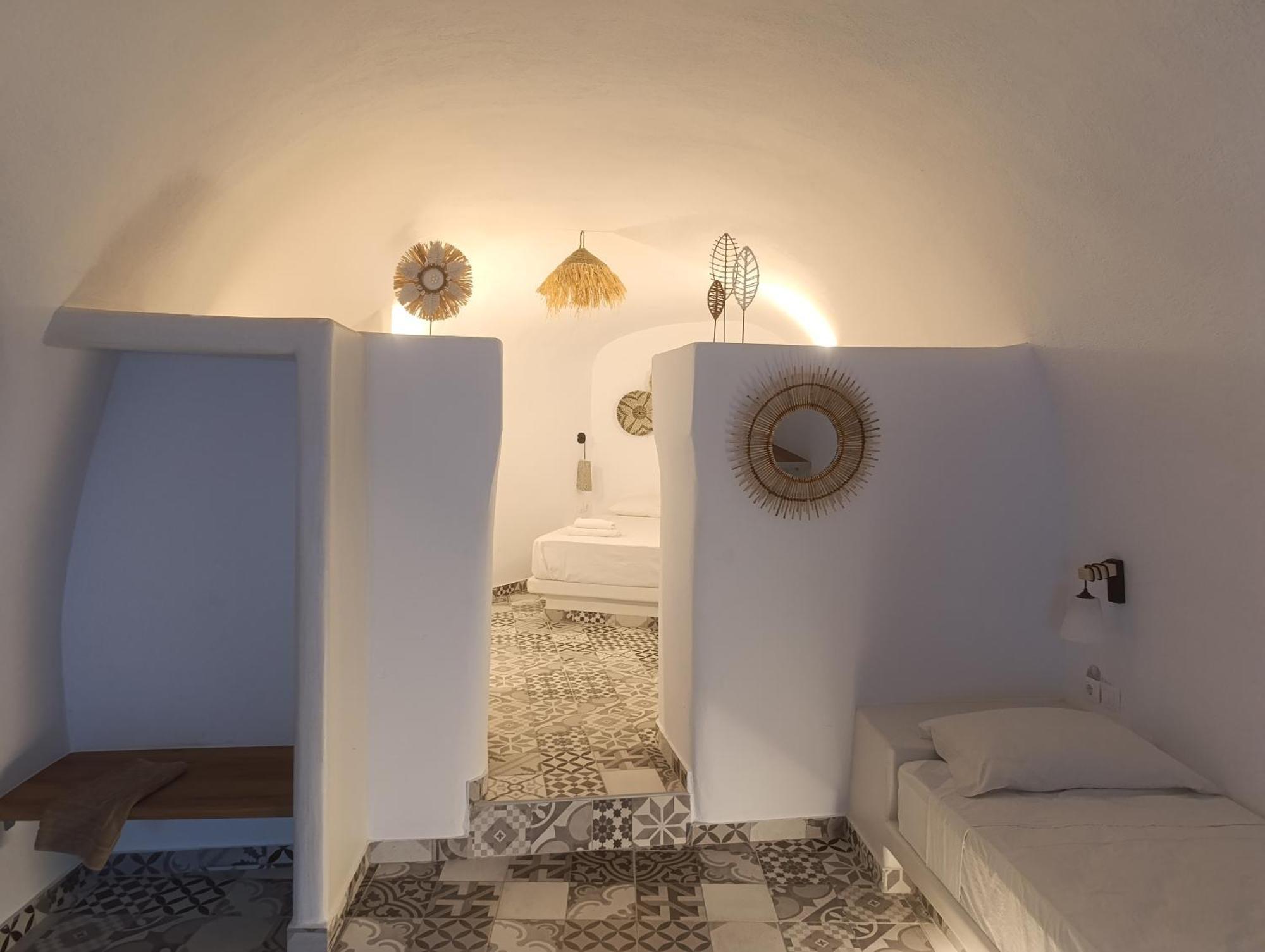 Cycladic Center Cave Rooms Fira  Dış mekan fotoğraf
